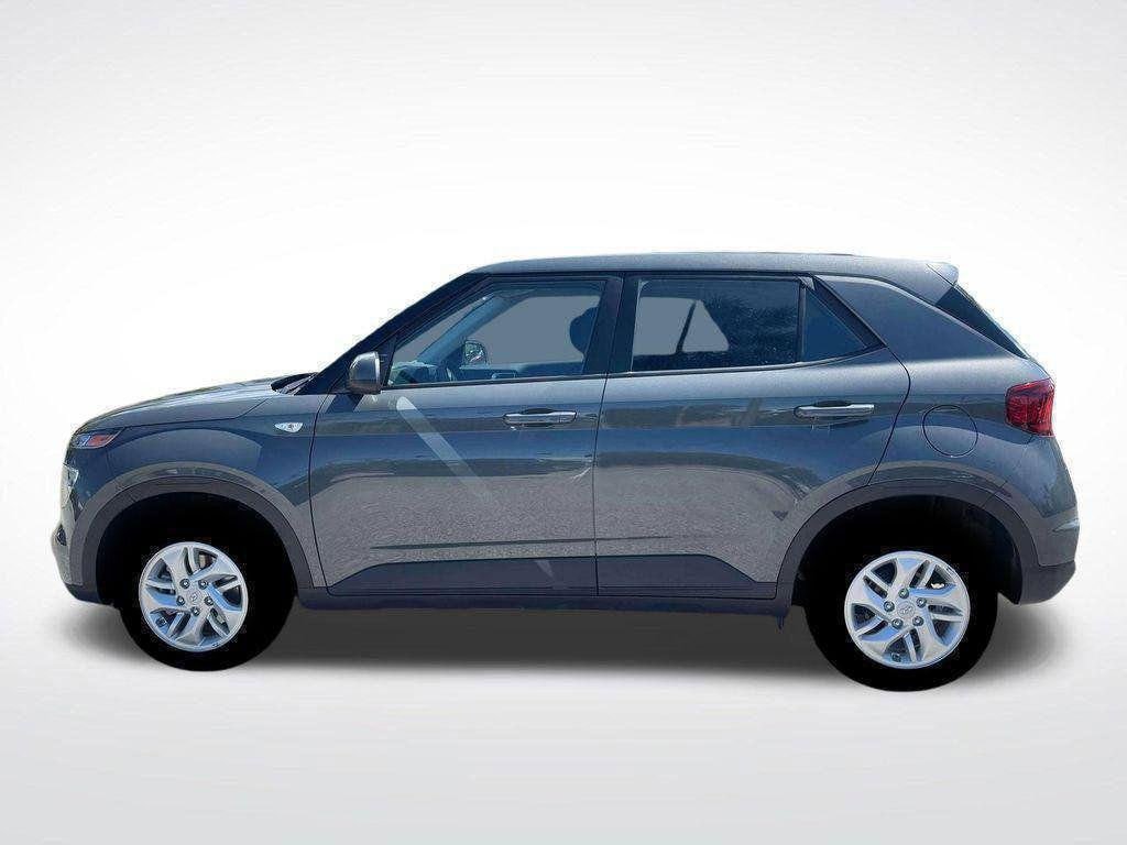 New 2026 Hyundai Venue SE FWD image 3