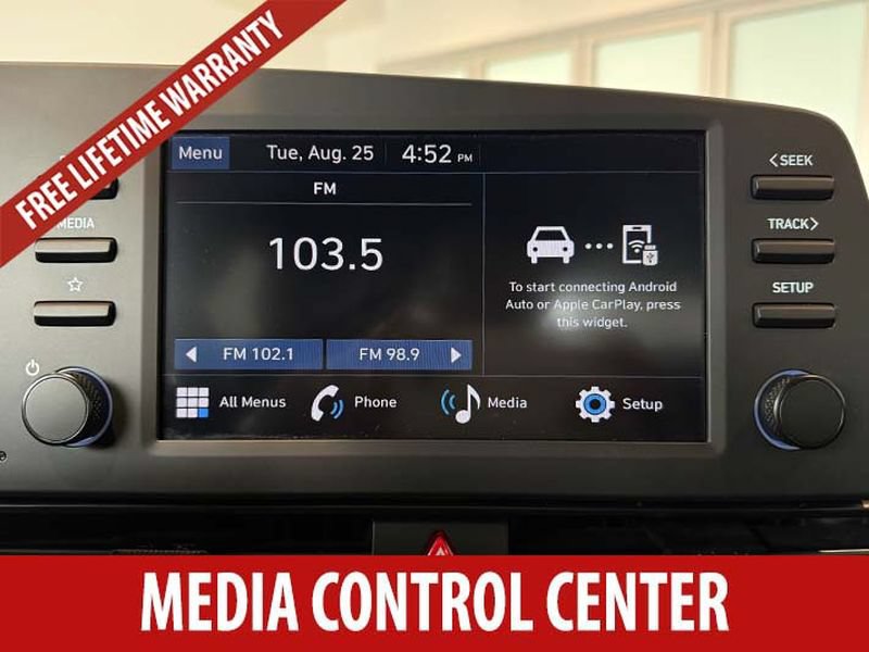 Used 2025 Hyundai Elantra Sport FWD image 11