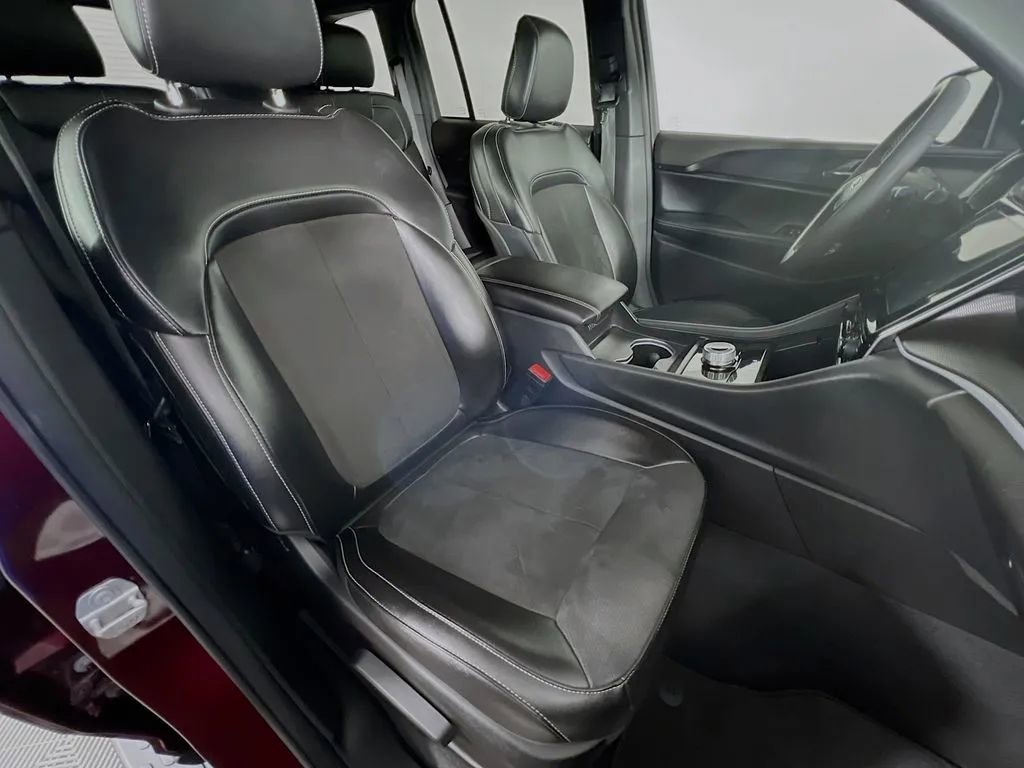 Used 2024 Jeep Grand Cherokee Altitude AWD/4WD image 27
