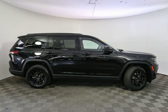 Used 2023 Jeep Grand Cherokee L Laredo AWD/4WD image 13