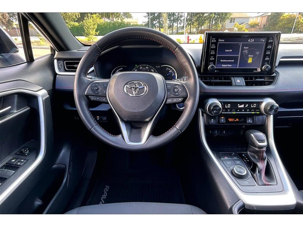 Used 2022 Toyota RAV4 SE w/ Weather & Moonroof Package AWD/4WD image 5