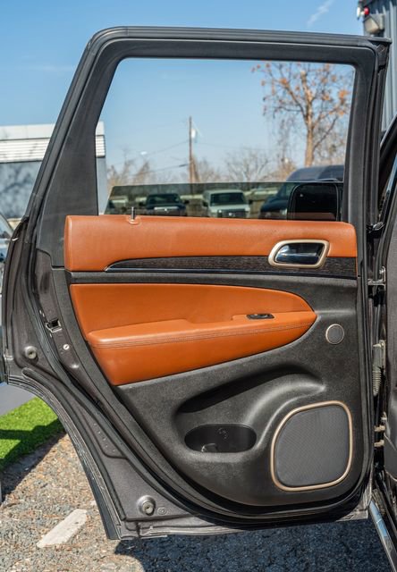 Used 2015 Jeep Grand Cherokee Summit w/ Platinum Series Group AWD/4WD image 35