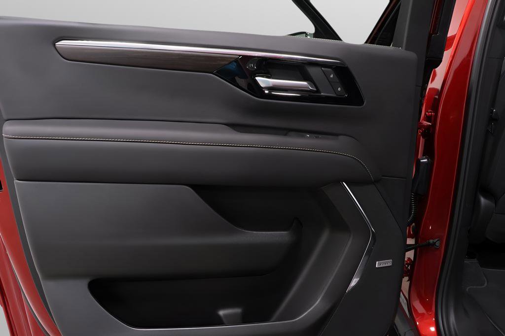 New 2026 Chevrolet Suburban Premier image 24