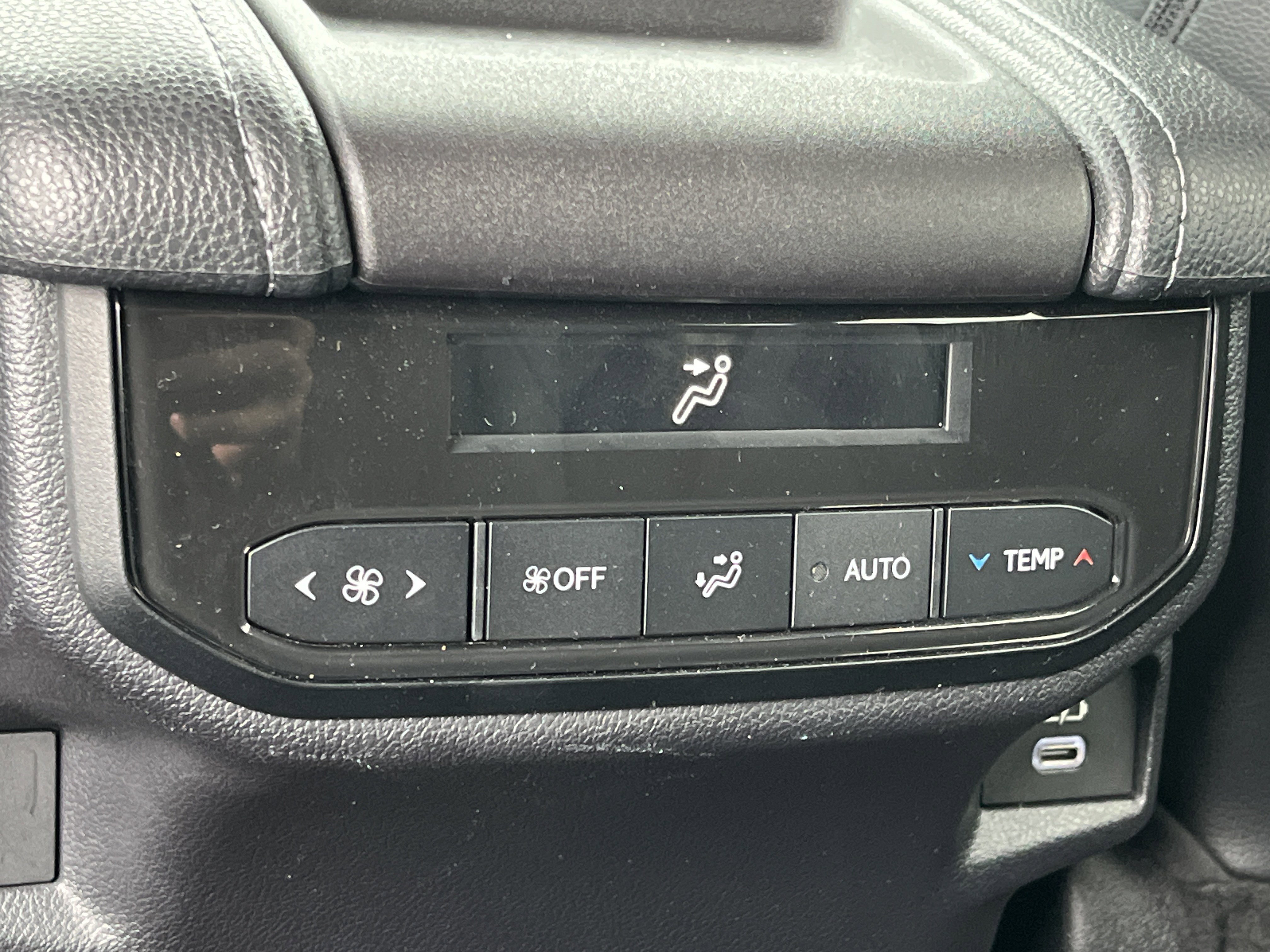 Used 2024 Toyota Grand Highlander XLE image 25