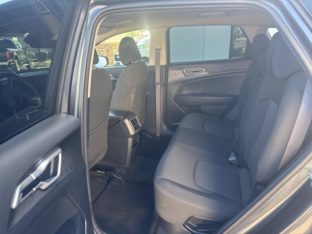 Used 2023 Kia Sportage LX AWD/4WD image 8