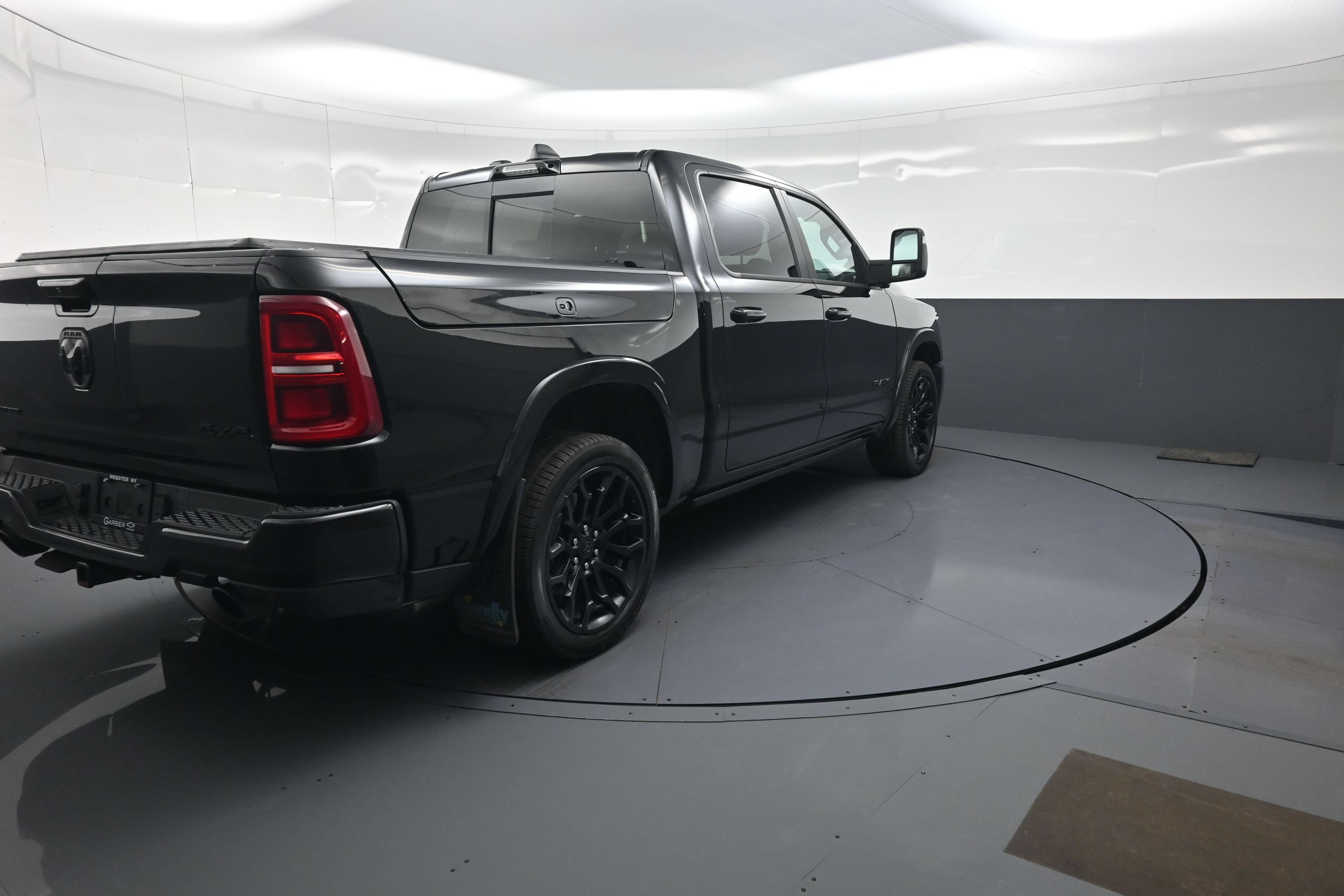 Used 2025 RAM 1500 Limited AWD/4WD image 3