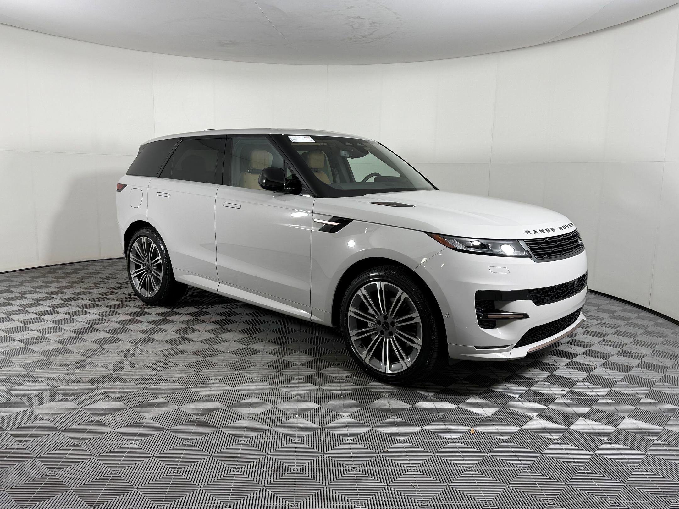 New 2026 Land Rover Range Rover Sport Dynamic SE AWD/4WD image 7