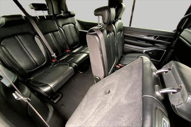 Certified 2024 Jeep Wagoneer Series II w/ Flexible Seating Group RWD image 17