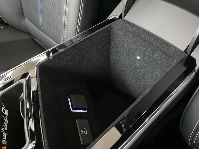 New 2025 Cadillac Lyriq Sport AWD/4WD image 25