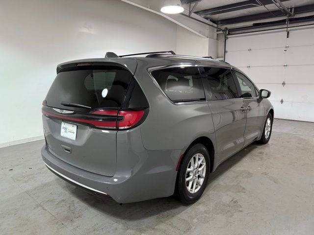 Used 2022 Chrysler Pacifica Touring-L FWD image 7