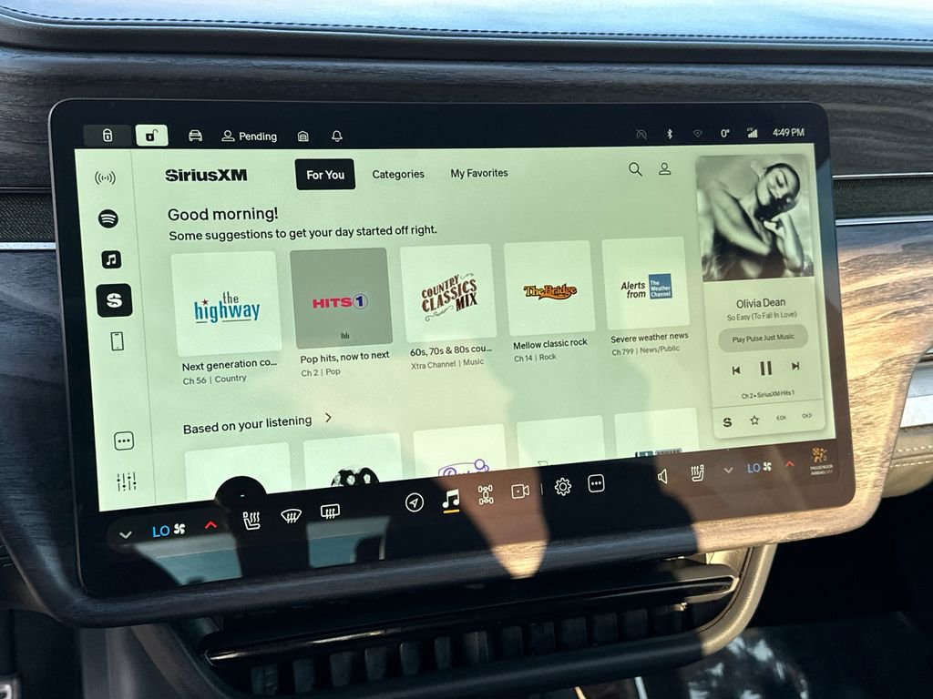 Used 2022 Rivian R1T Launch Edition image 28