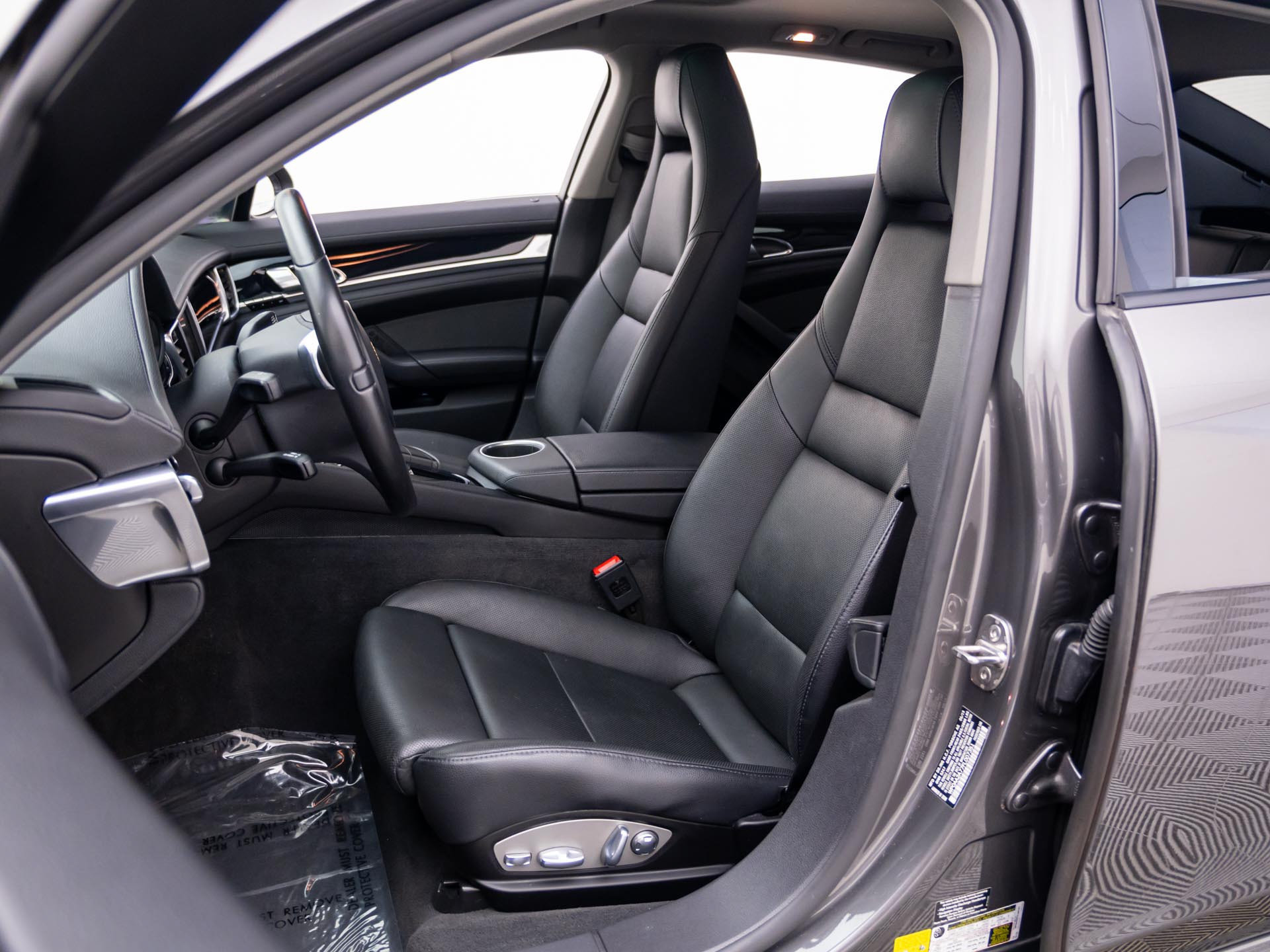 Used 2015 Porsche Panamera image 5