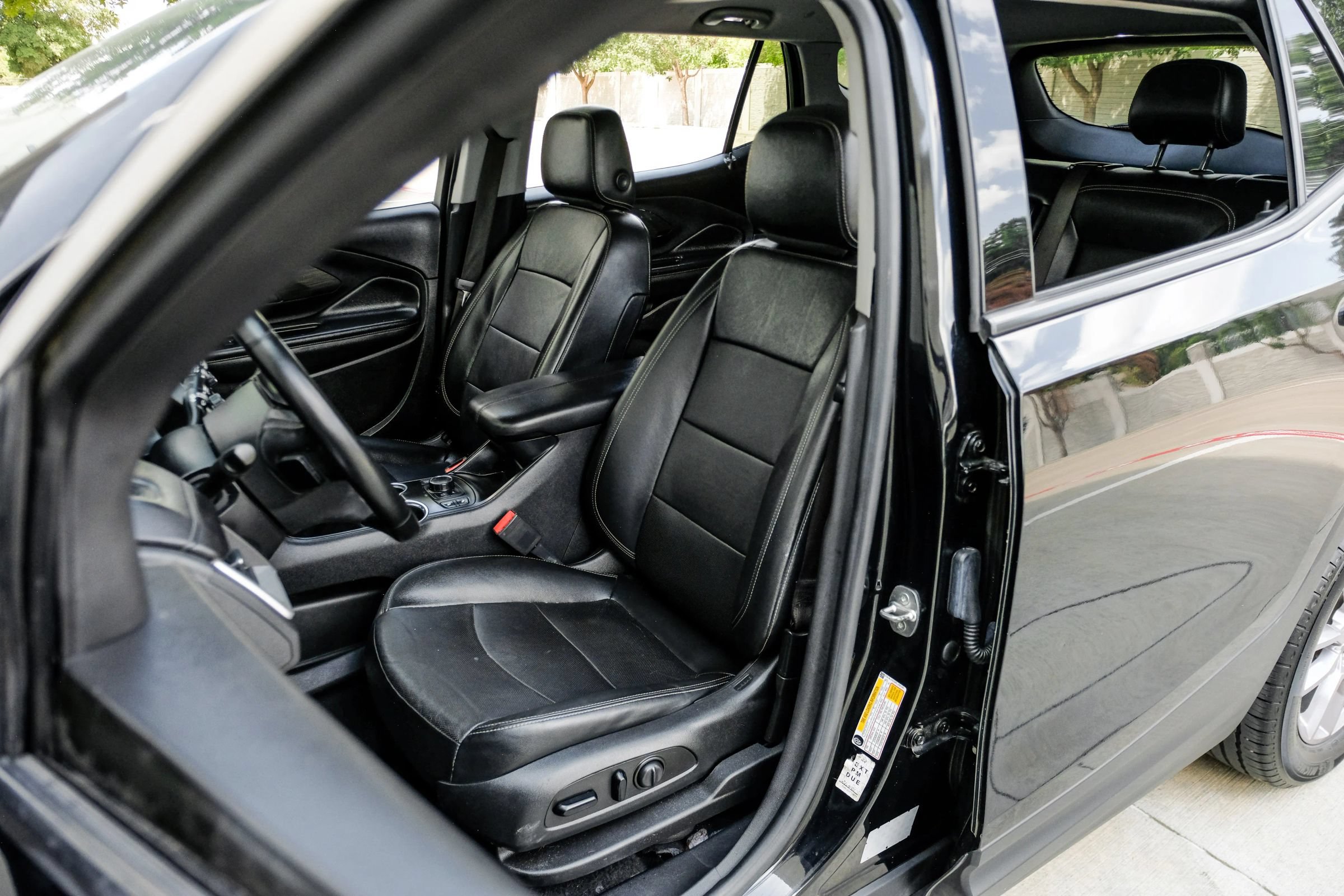 Used 2023 GMC Terrain SLT AWD/4WD image 40
