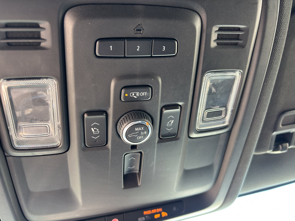 Used 2022 Chevrolet Suburban Premier image 40