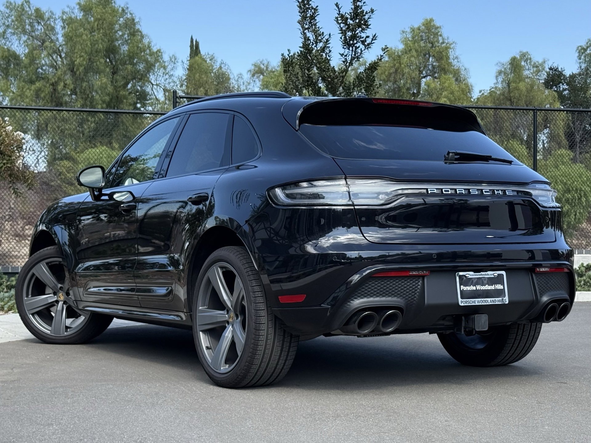 Used 2025 Porsche Macan image 3