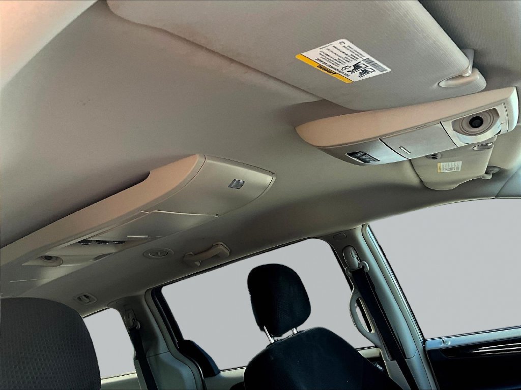 Used 2013 Dodge Grand Caravan Crew FWD image 30