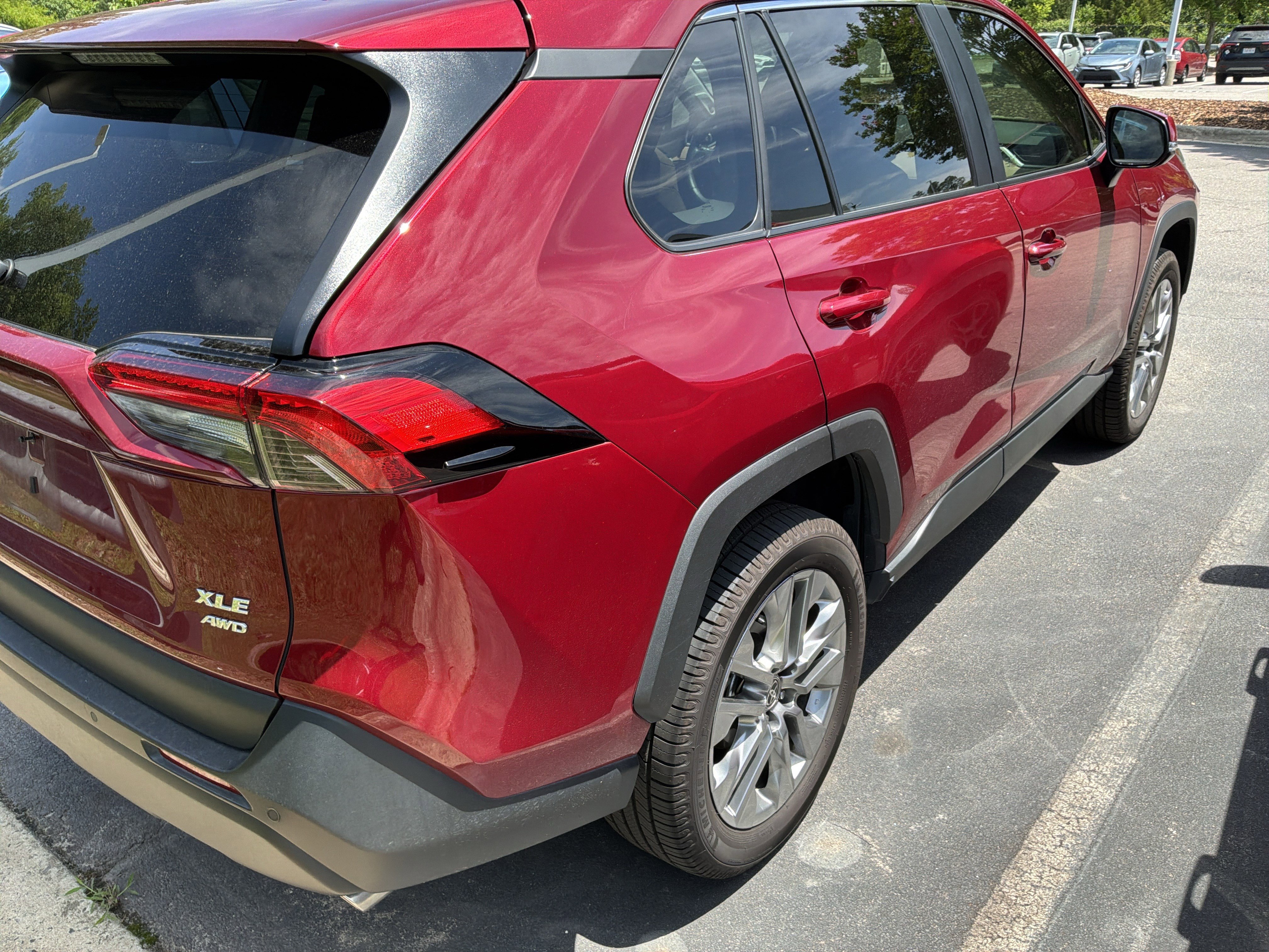 Used 2023 Toyota RAV4 XLE Premium AWD/4WD image 8