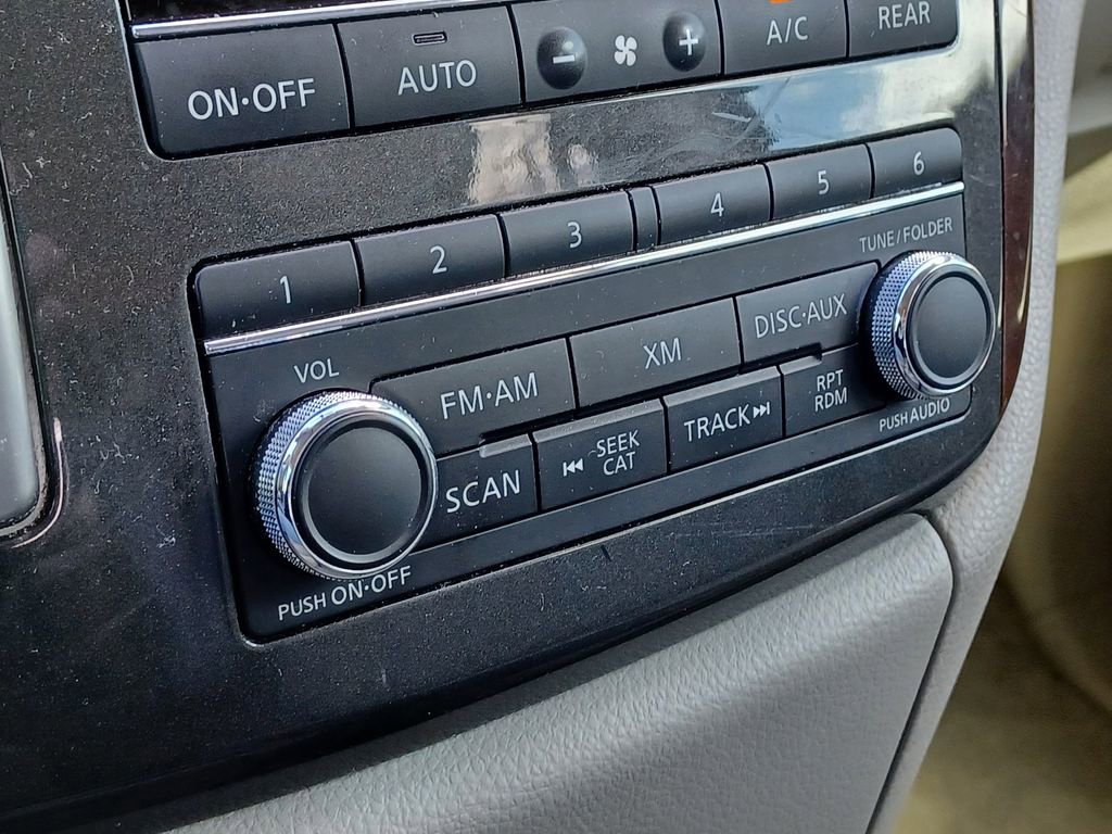 Used 2012 Nissan Quest SL FWD image 23