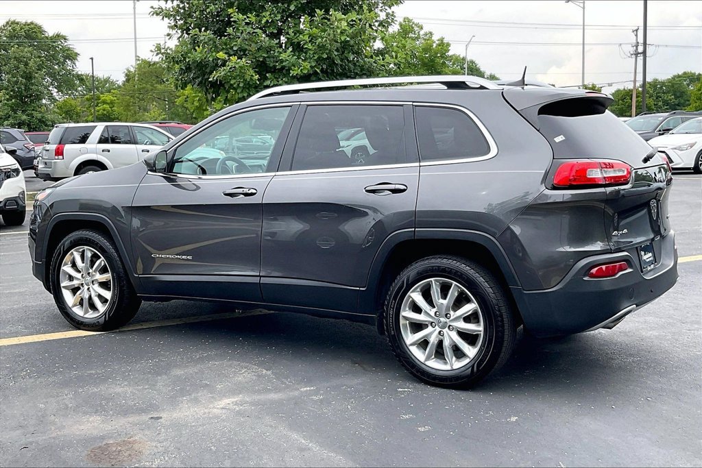 Used 2016 Jeep Cherokee Limited AWD/4WD image 13