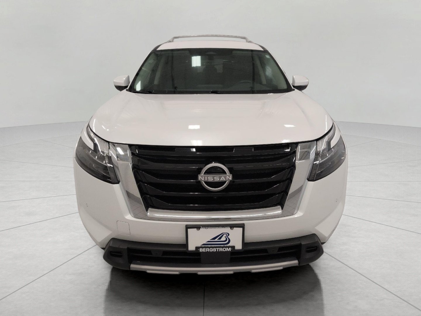 Used 2025 Nissan Pathfinder SL w/ Cargo Package AWD/4WD image 14