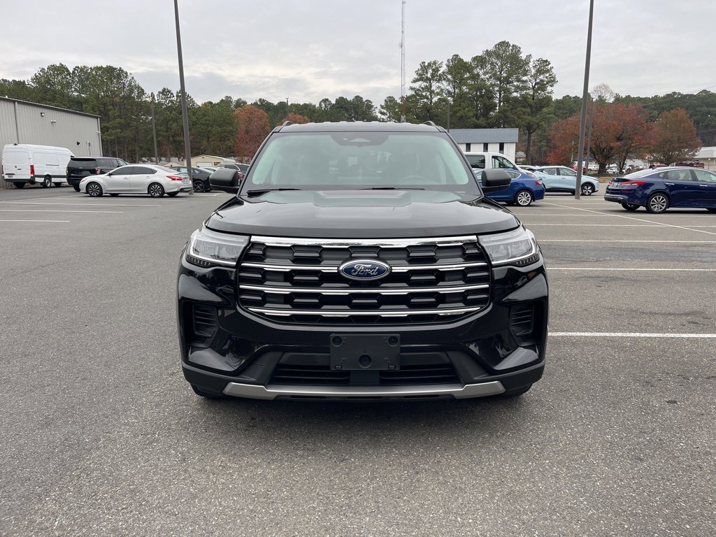 Used 2025 Ford Explorer Active image 3