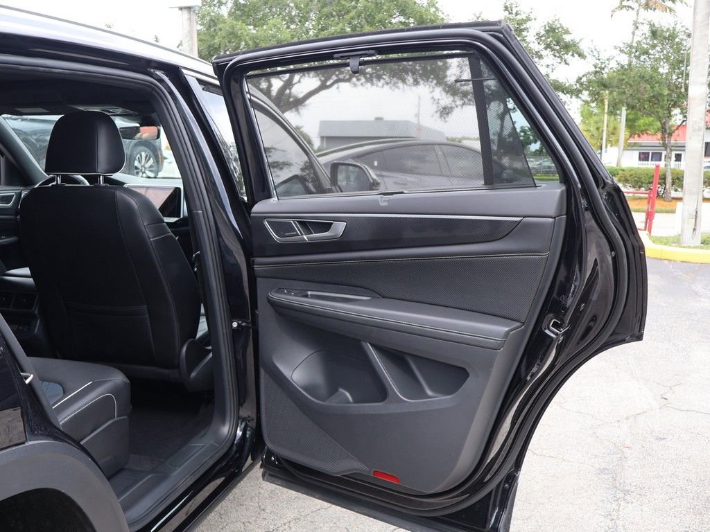 Used 2024 Volkswagen Atlas Cross Sport SEL Premium R-Line AWD/4WD image 33