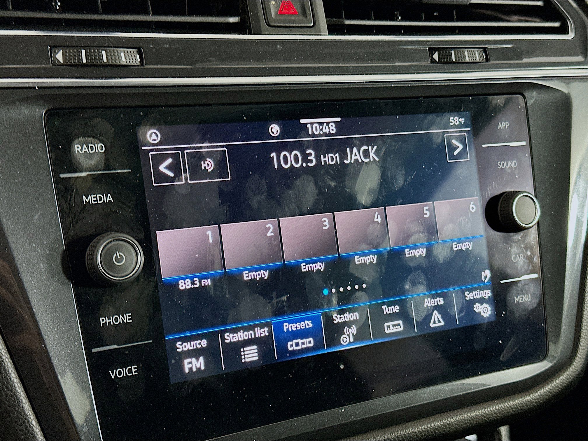 Used 2023 Volkswagen Tiguan SE image 19