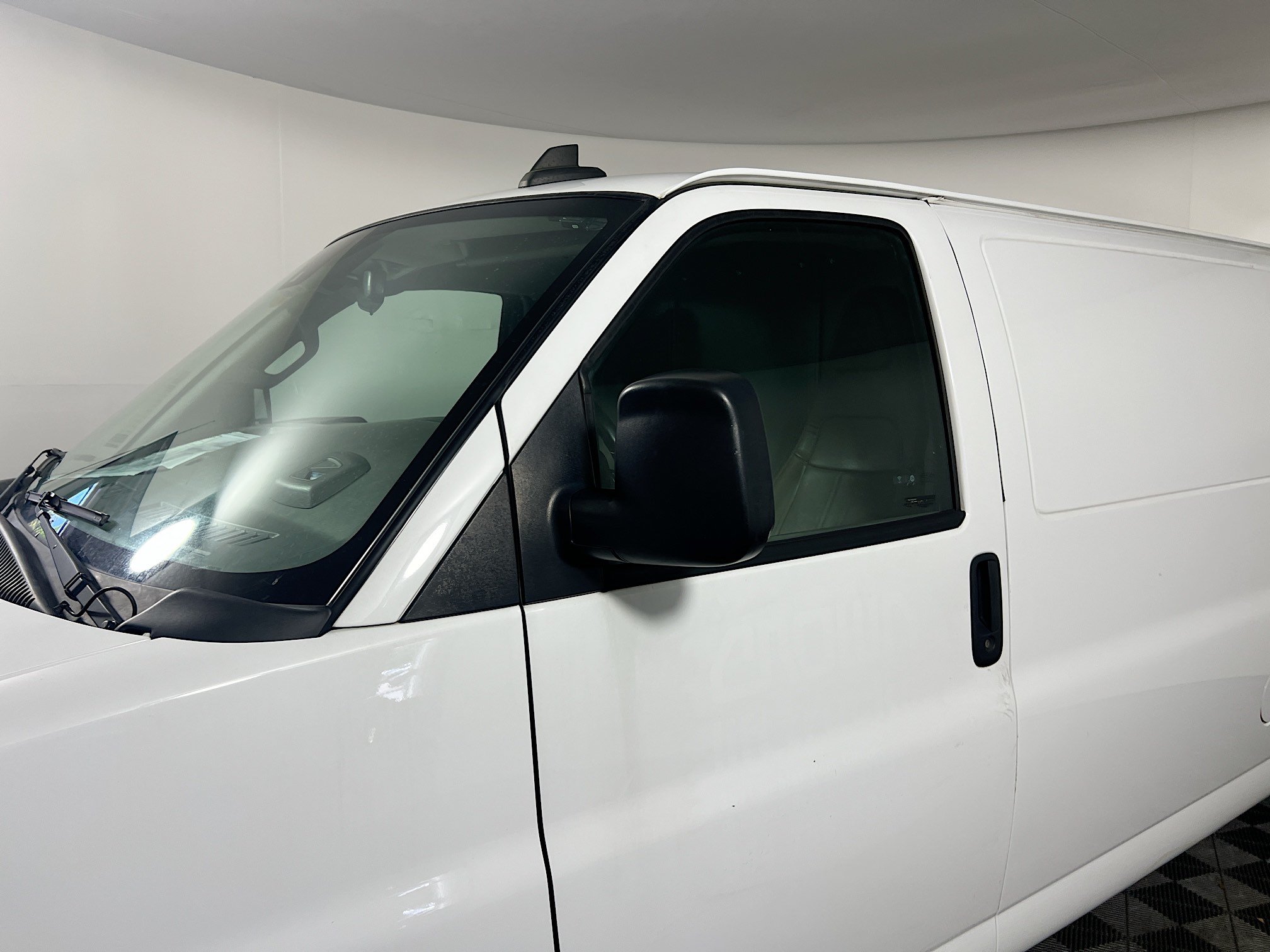 Used 2020 Chevrolet Express 3500 Extended w/ Driver Convenience Package RWD image 12