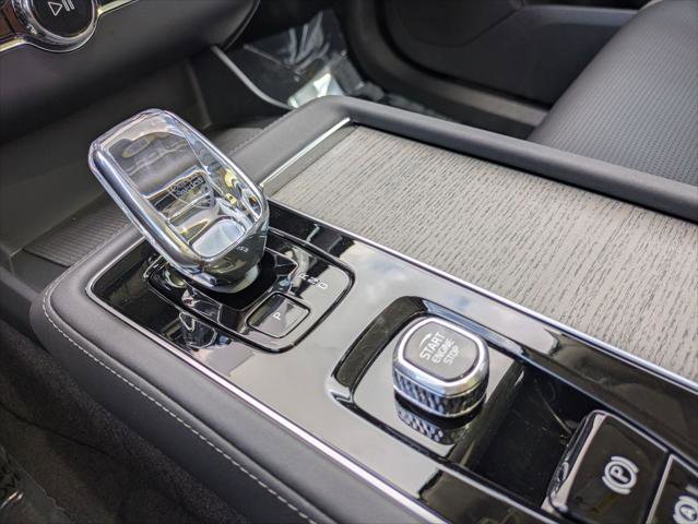 Used 2025 Volvo XC90 B6 Ultra w/ Protection Package Premier image 21