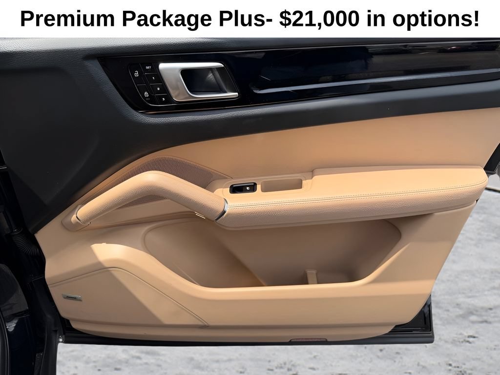 Used 2020 Porsche Cayenne E-Hybrid w/ Premium Plus Package AWD/4WD image 34