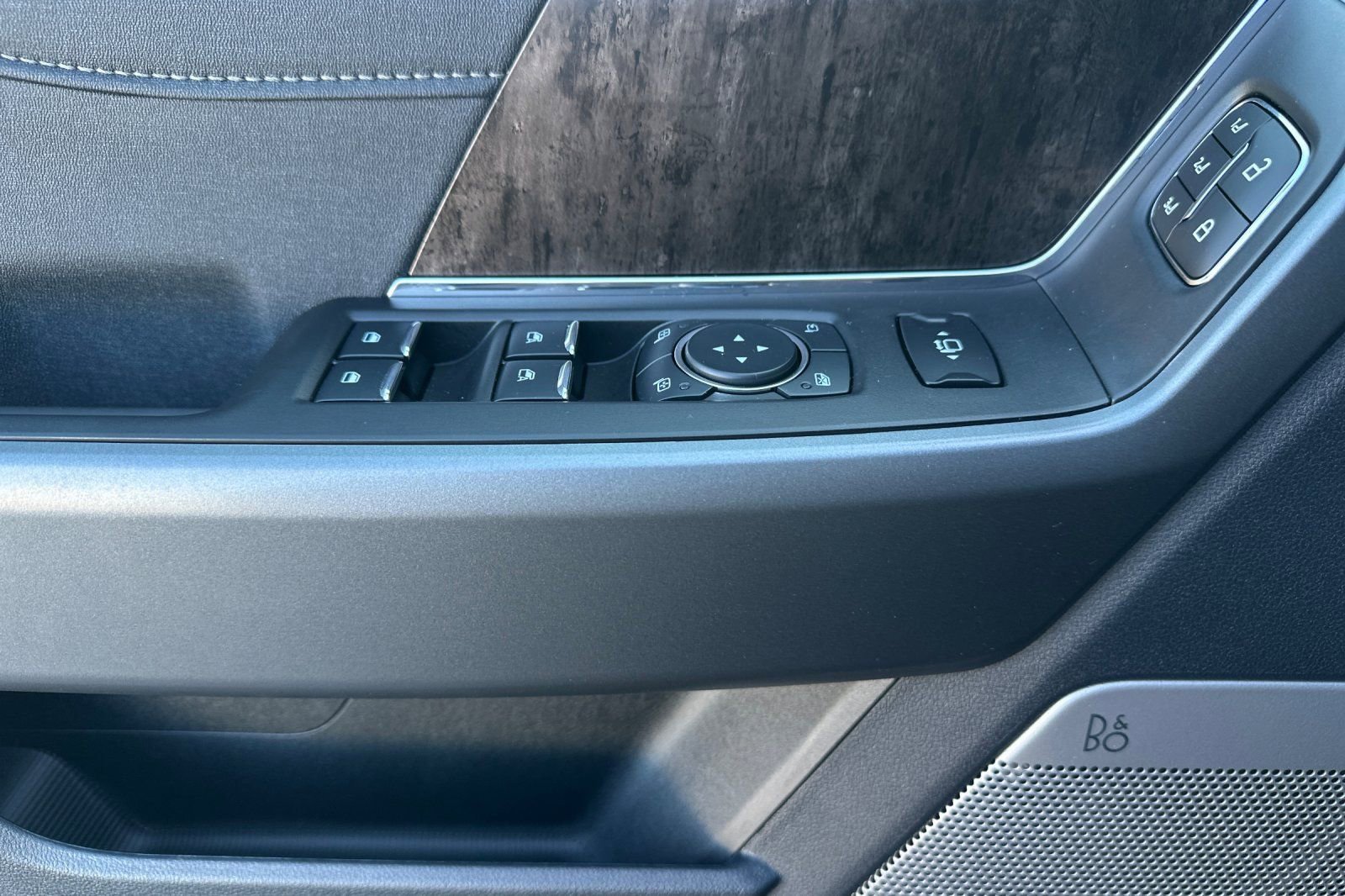 New 2026 Ford F250 Lariat w/ Black Appearance Package image 11