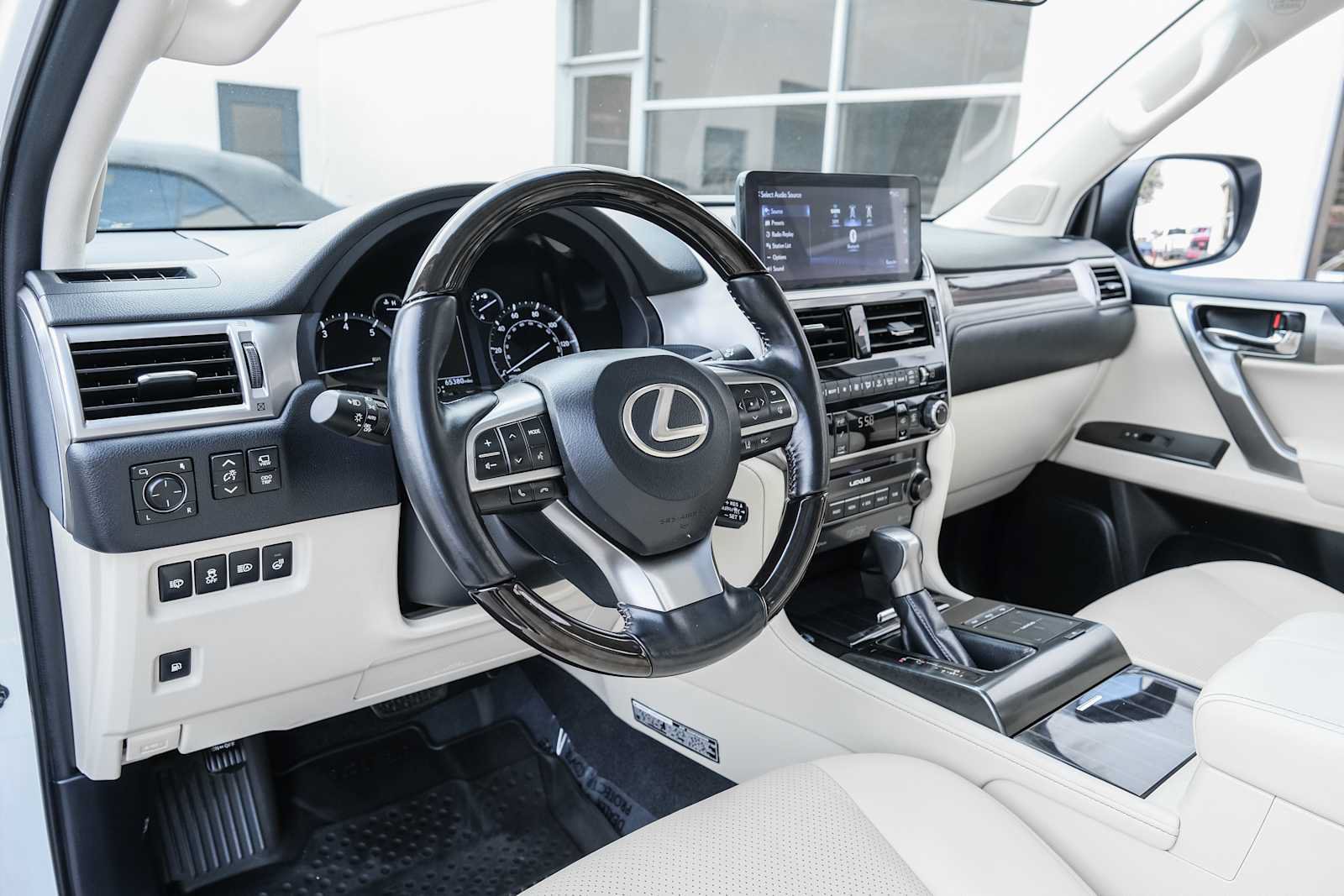 Used 2022 Lexus GX 460 Luxury w/ Sport Design Package AWD/4WD image 19