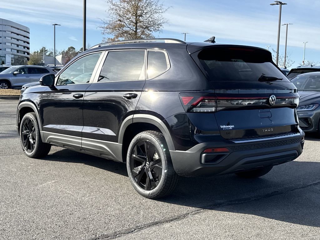 New 2026 Volkswagen Taos SE image 3