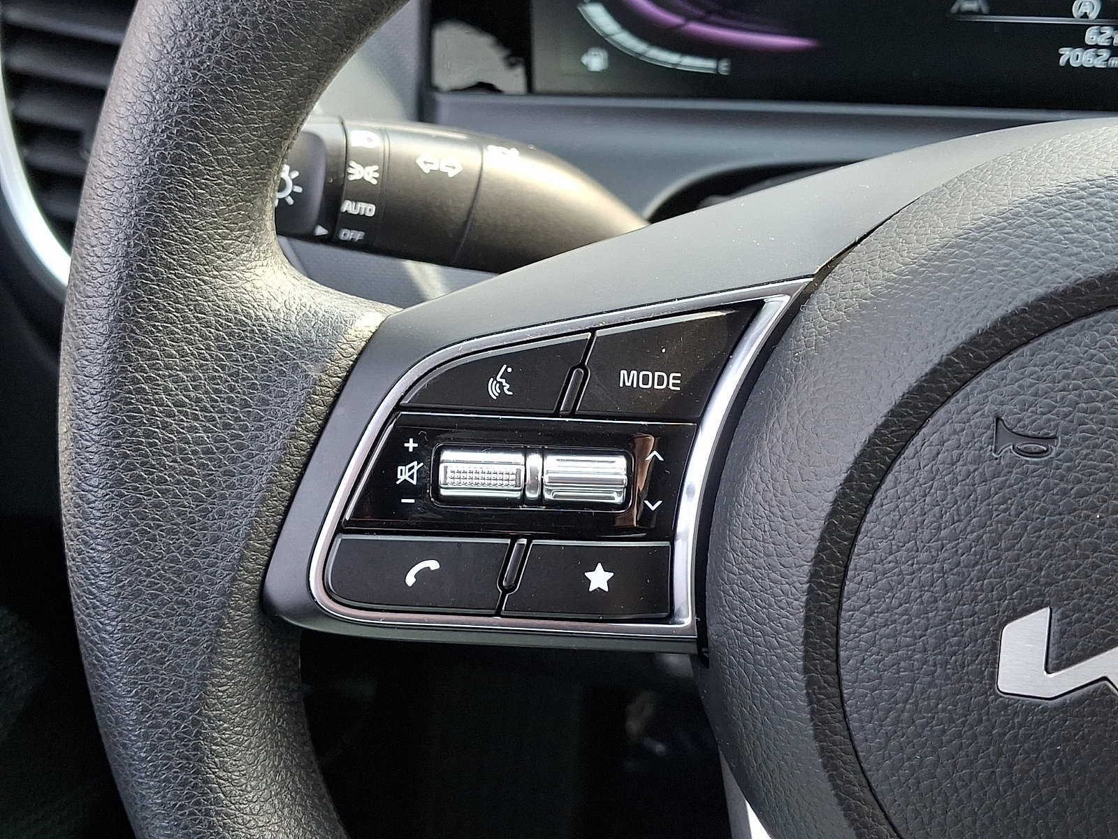 Used 2025 Kia Seltos LX image 21