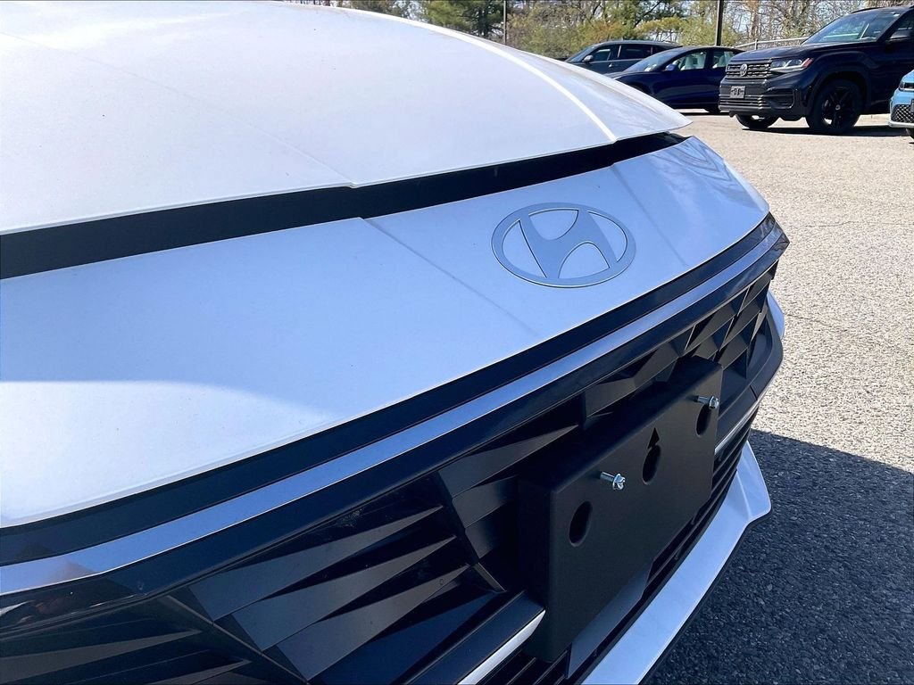 Used 2025 Hyundai Elantra SEL FWD image 30