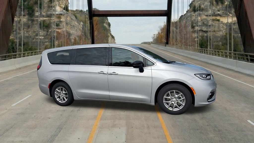 New 2026 Chrysler Pacifica Select FWD image 13