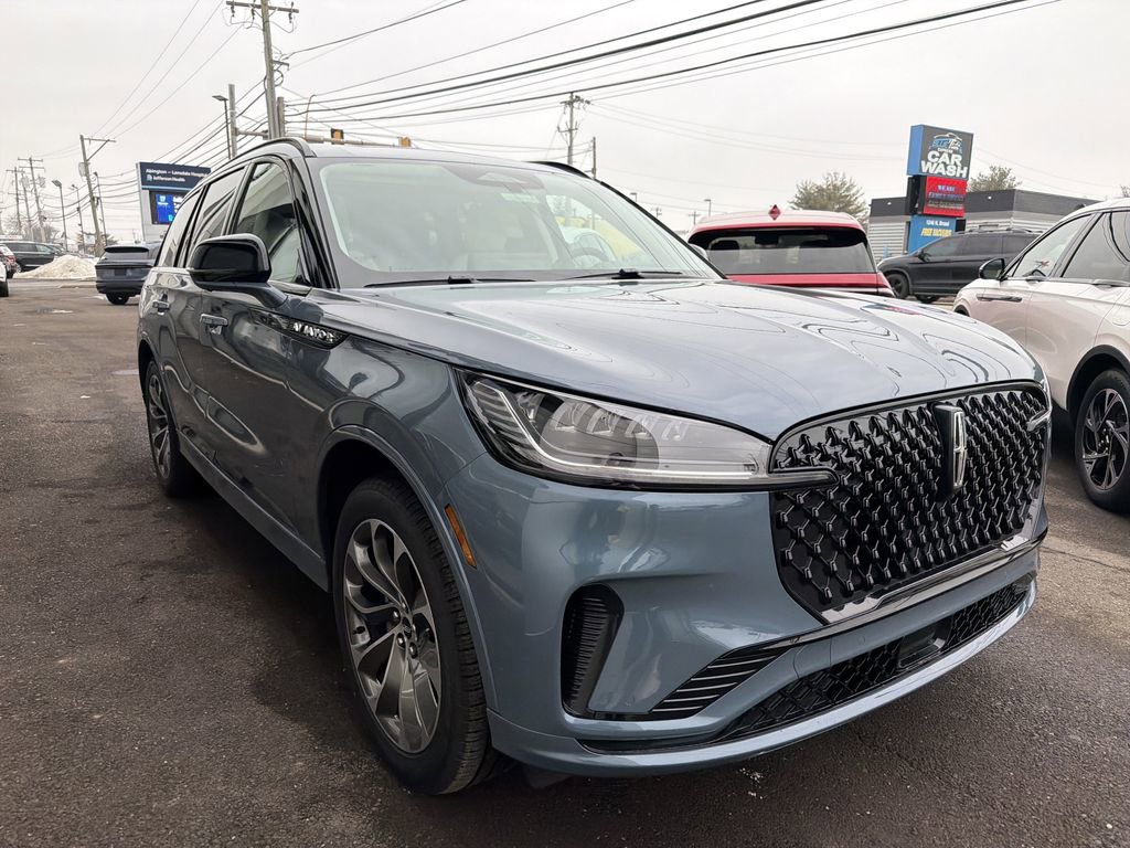 New 2026 Lincoln Aviator Premiere image 4