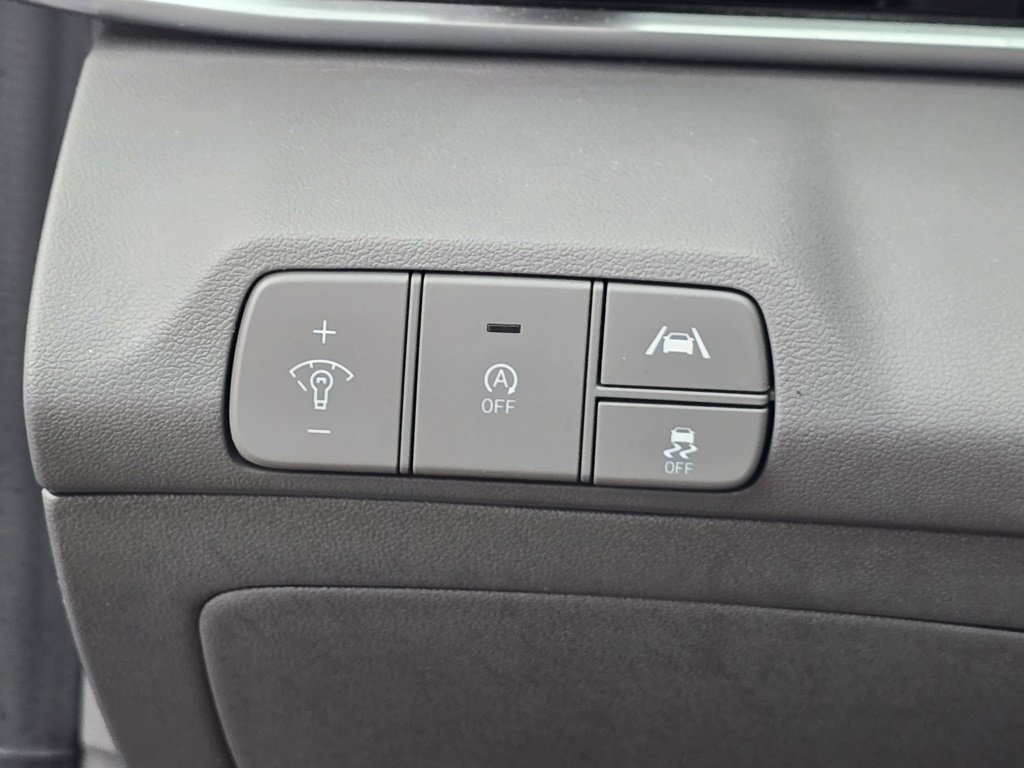 Used 2021 Hyundai Elantra SE image 25