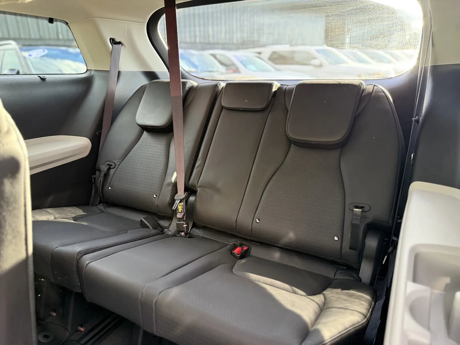 Used 2023 Kia Carnival SX Prestige w/ Paint Protection Package image 17