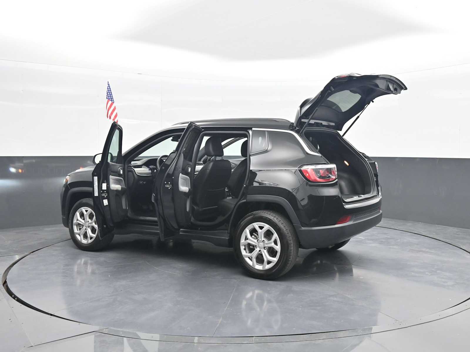 Used 2024 Jeep Compass Latitude AWD/4WD image 44
