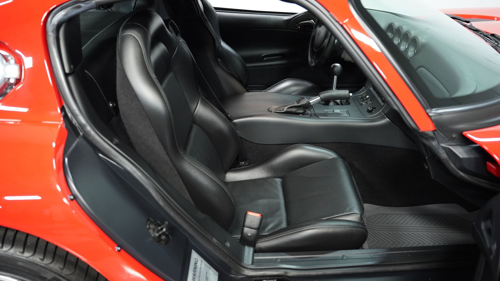 Used 2001 Dodge Viper GTS image 36