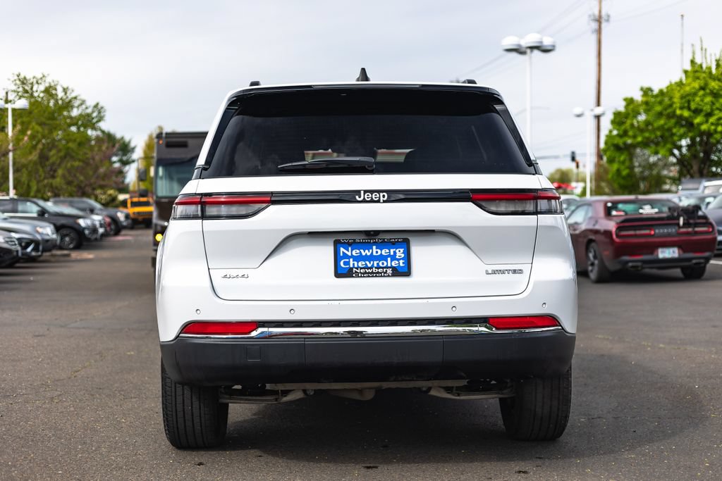 Used 2024 Jeep Grand Cherokee Limited AWD/4WD image 11