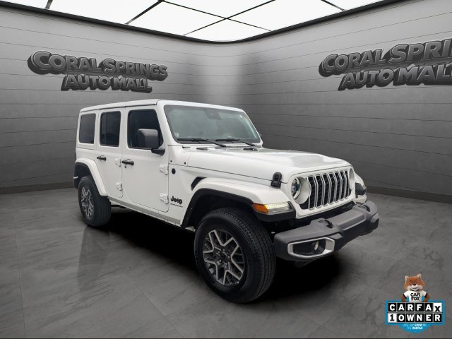 Used 2025 Jeep Wrangler Unlimited Sahara AWD/4WD image 1
