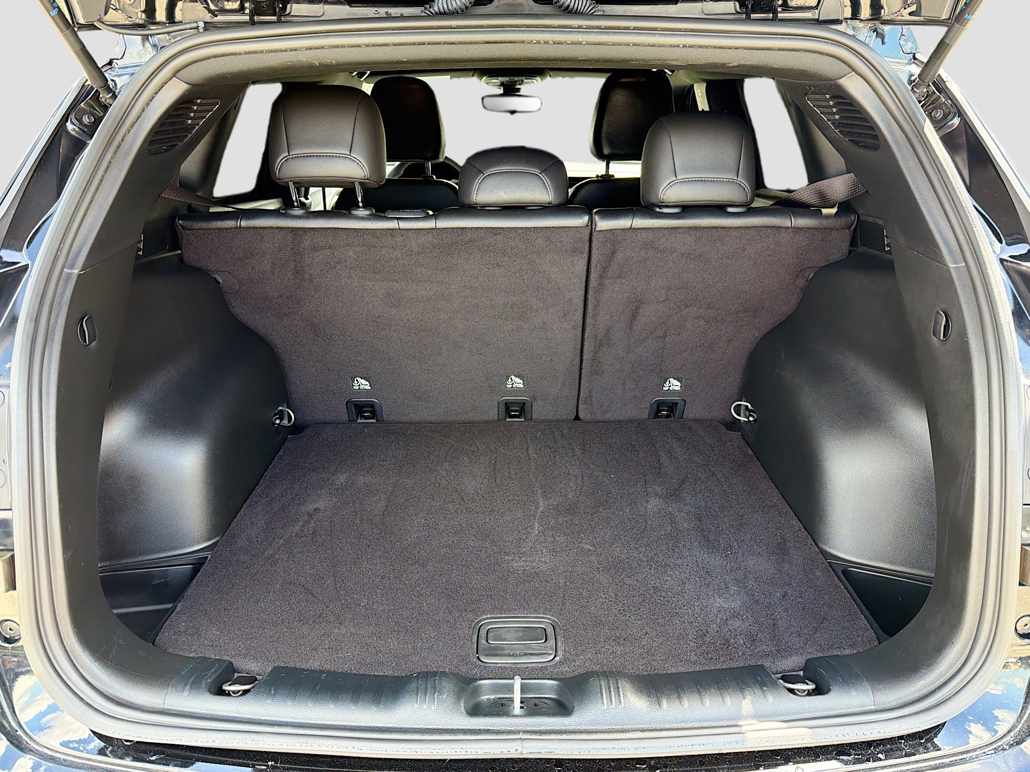 Used 2024 Jeep Compass Latitude w/ Altitude Special Edition image 12