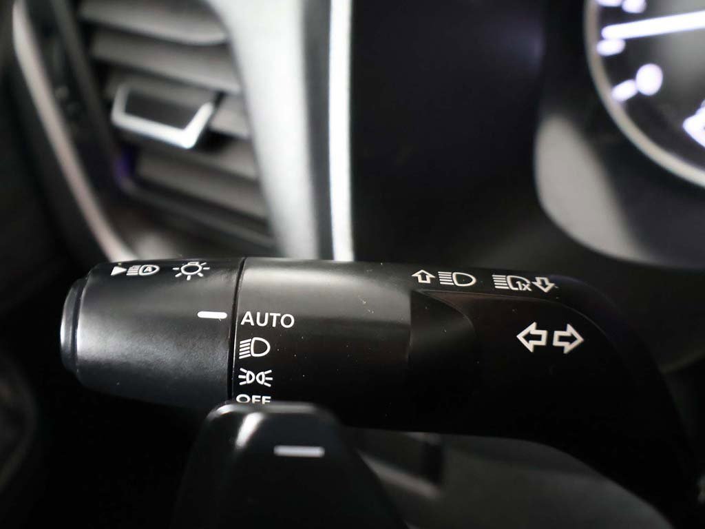 Used 2023 Nissan Rogue SV image 34