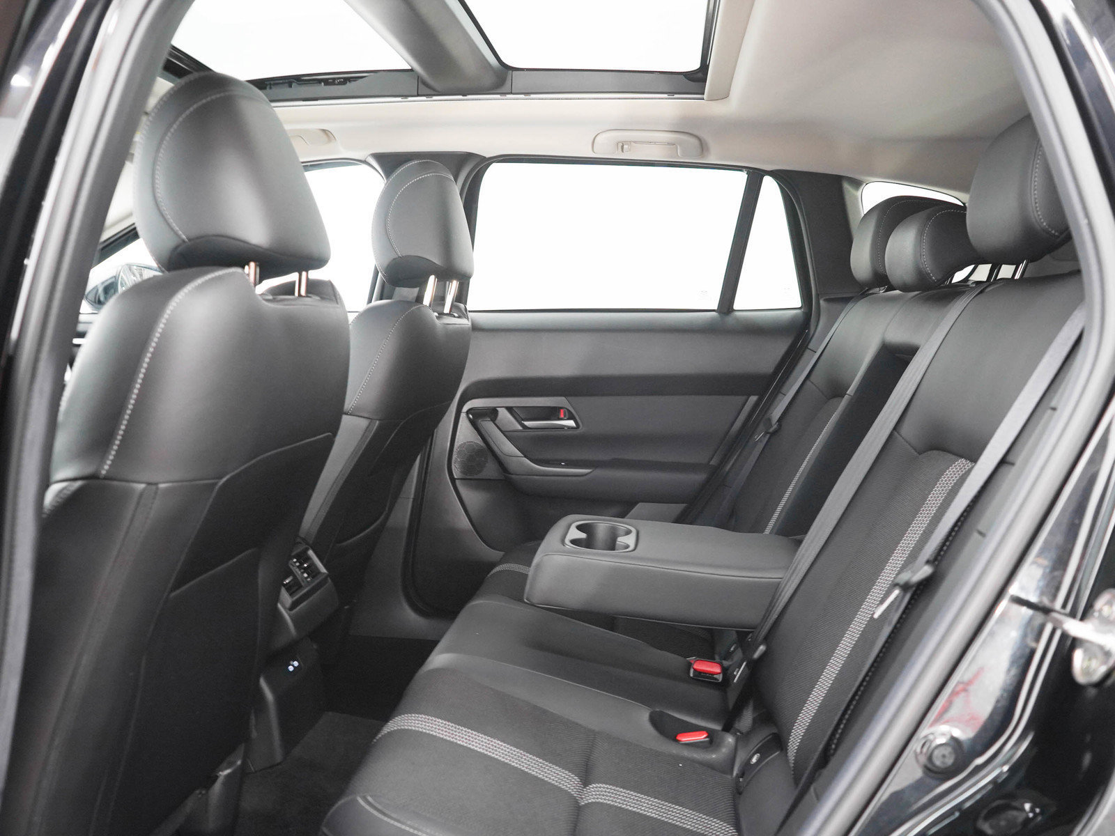 Used 2025 MAZDA CX-50 AWD 2.5 S w/ Premium Package image 15