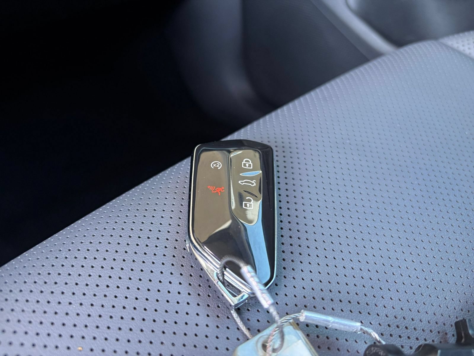 Used 2026 Volkswagen Tiguan SE FWD image 27