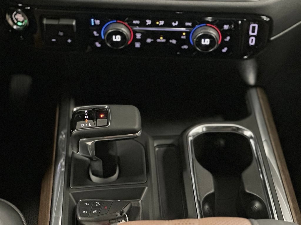New 2026 Chevrolet Silverado 1500 High Country w/ Technology Package AWD/4WD image 22