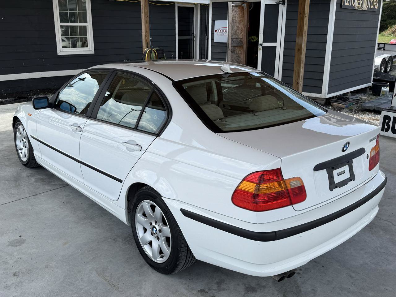 Used 2003 BMW 325i Sedan RWD image 14