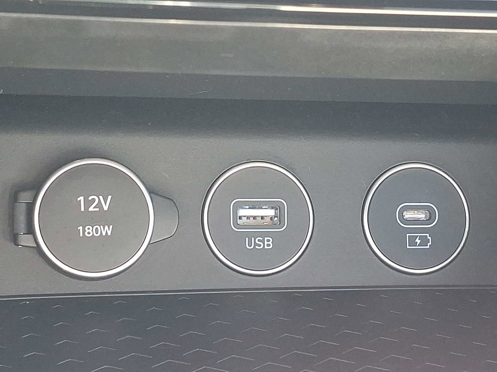 Used 2025 Genesis G70 2.5T image 24